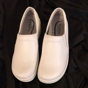 New -no boxKlogs Shoes Ladies size 6 & sz 8 white